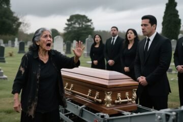 Anciana de vestido oscuro corriendo entre tumbas para detener el entierro de Ricardo Salgado en cementerio San Bernardo